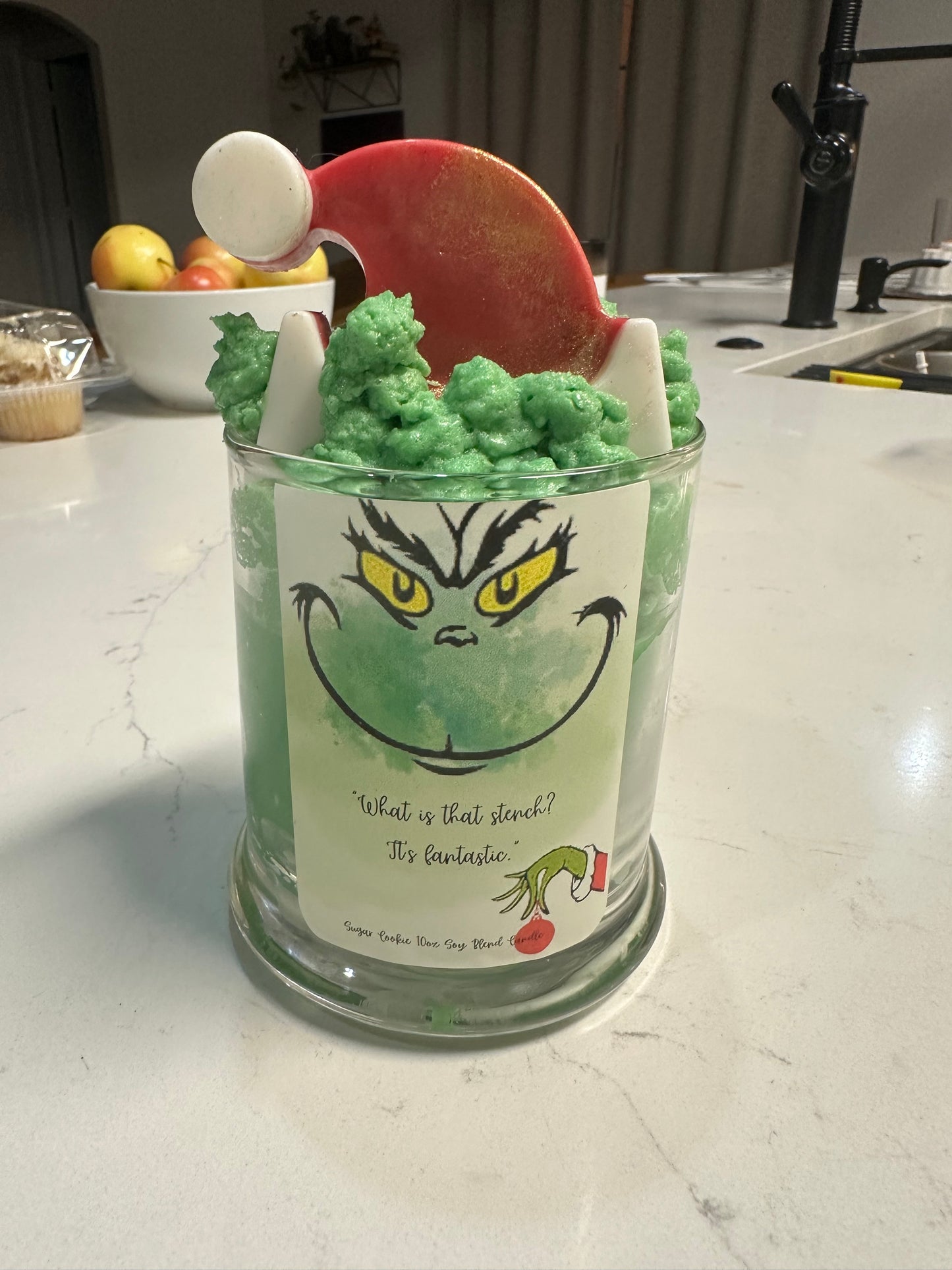 10oz Soy blend Grinch candle!!