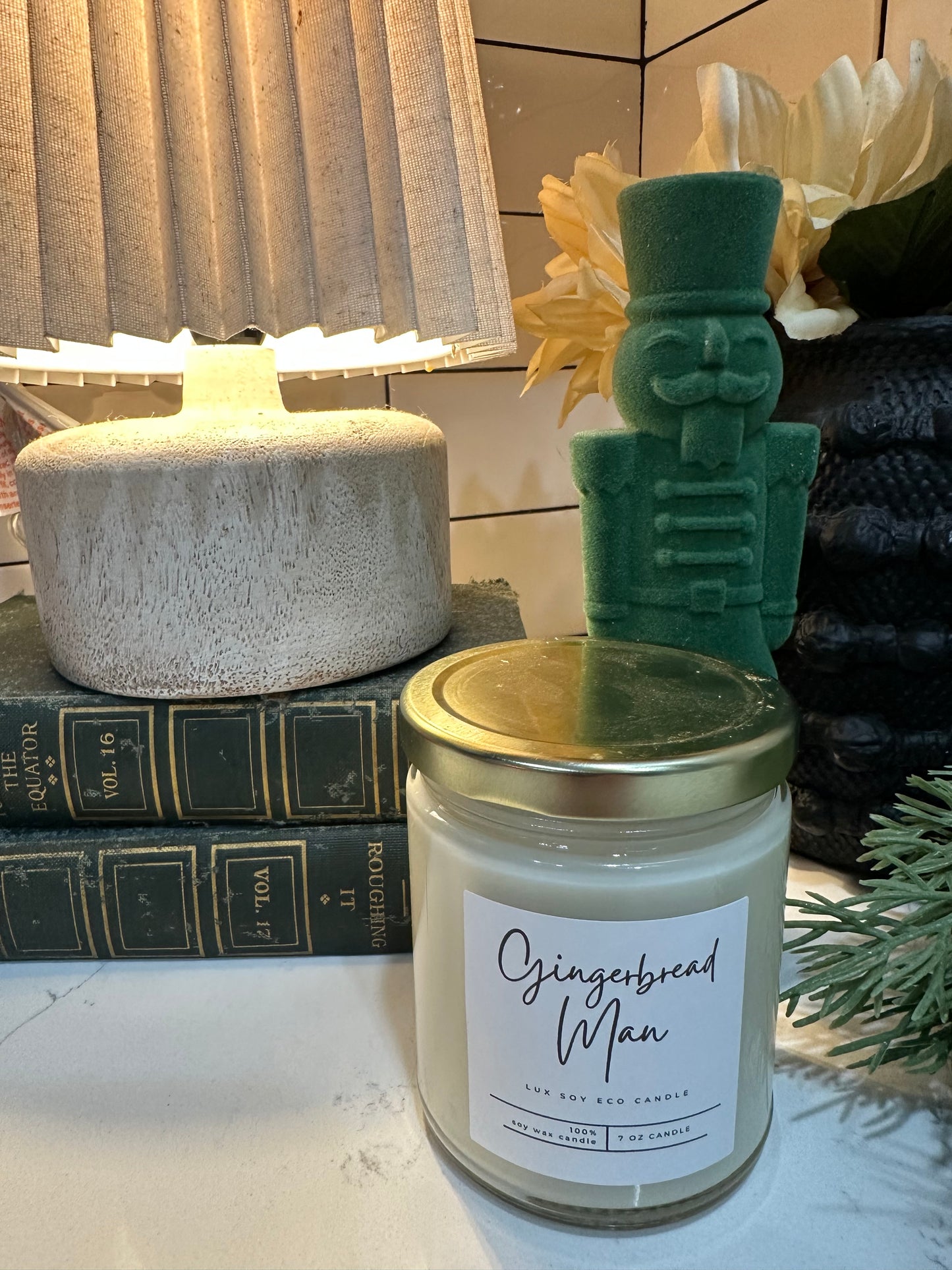 7 OZ Luxury Candle Lid - 100% SOY WAX Single Wick 52 scents